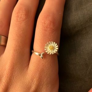 Daisy ring
